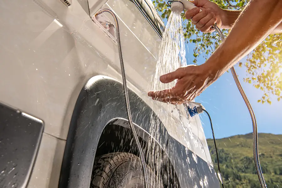 Wassersparen beim Camping: Tipps und Tricks für umweltbewusste Camper