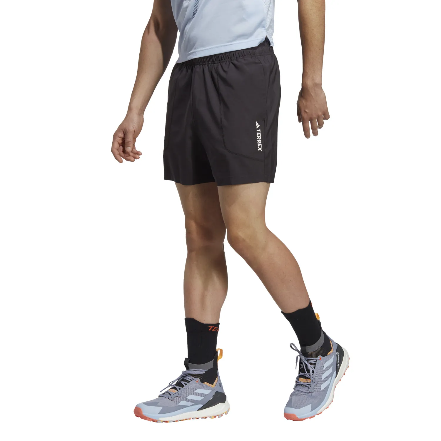 54_HM4013_3_APPAREL_On Model_Standard View_transparent.jpg