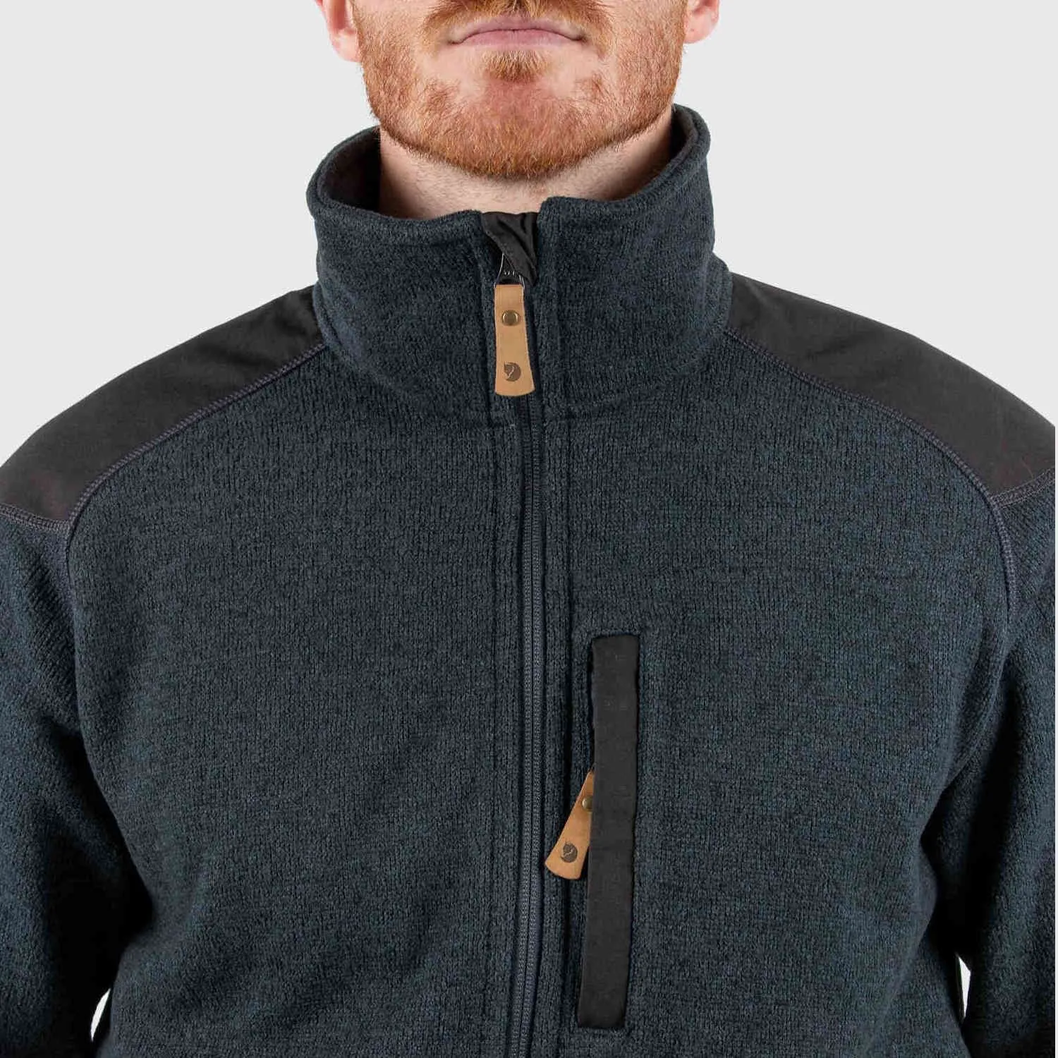 Buck_Fleece_M_81328-555_G_DETAIL_FJR.jpg