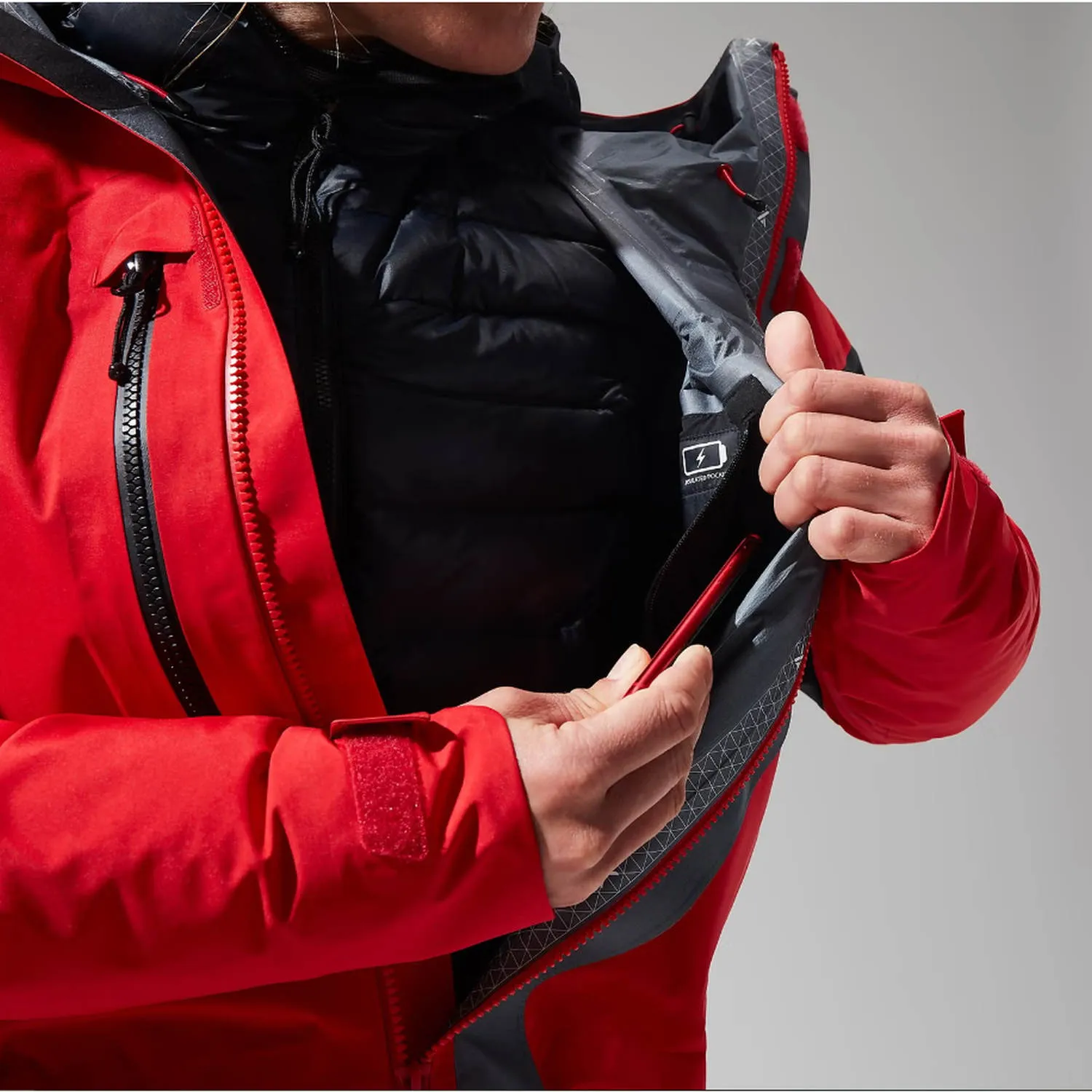 4-A001209-HQ5_07_W_MTN_Guide_GTX_Pro_Jacket_7.jpg