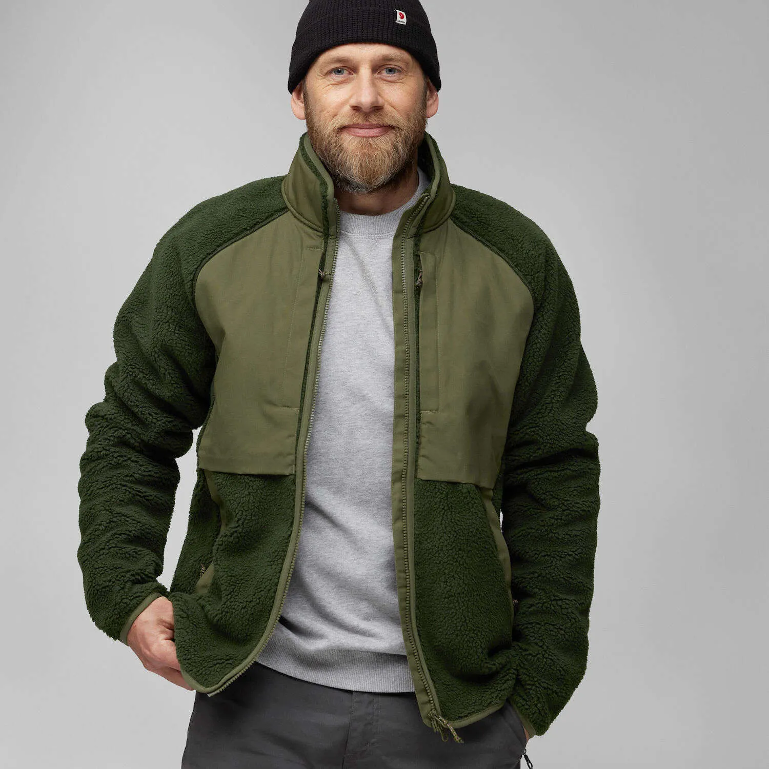 Vardag_Pile_Jacket_M_87164-662-625_C_MODEL_FJR.jpg