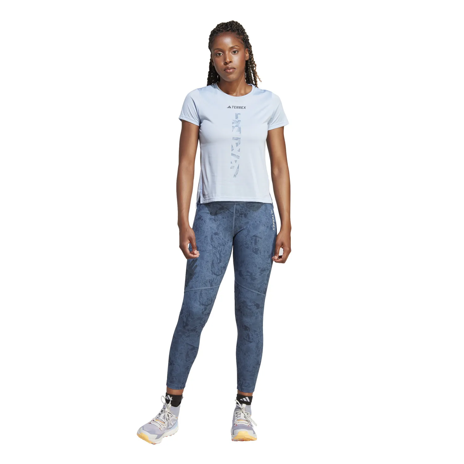 HM4010_6_APPAREL_On Model_Standard Outfit View_transparent.jpg