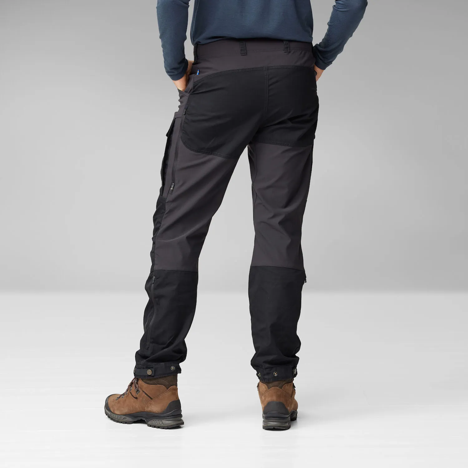 Keb_Trousers_M_87176-550_D_MODEL_FJR.jpg