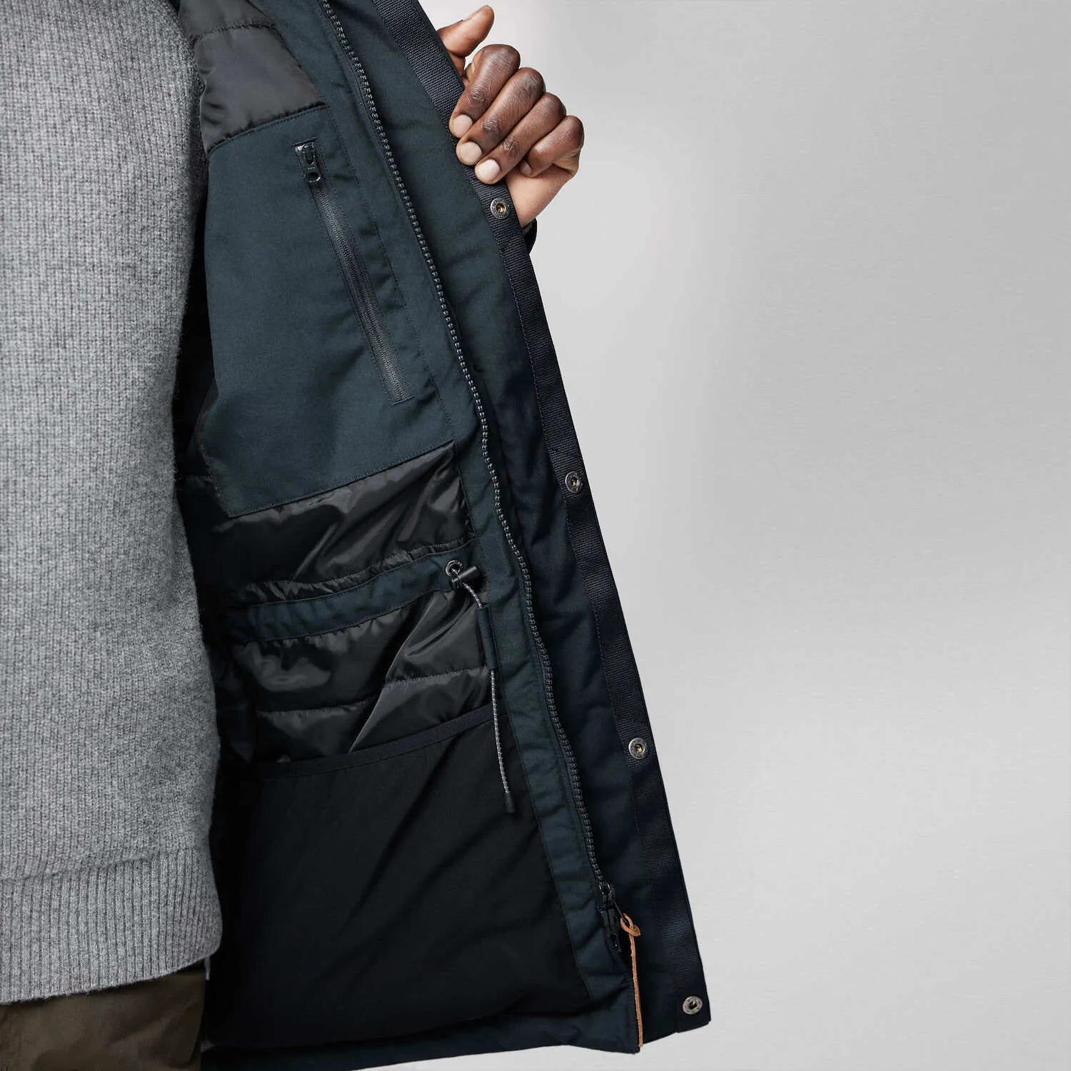 Nuuk_Lite_Parka_M_87158-555_G_DETAIL_FJR.jpg