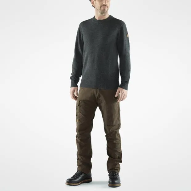 Ovik_RoundNeck_Sweater_M_87323-030_C_MODEL_FJR.jpg