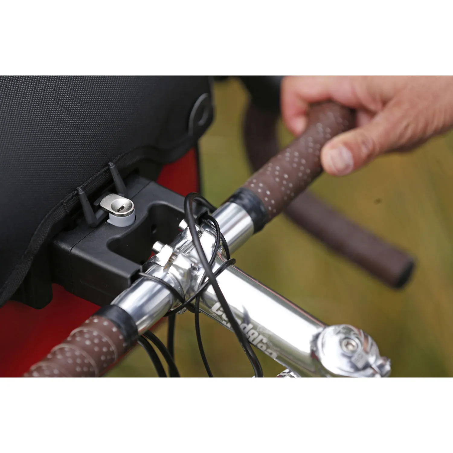 handlebar_mounting_LON_10449.jpg